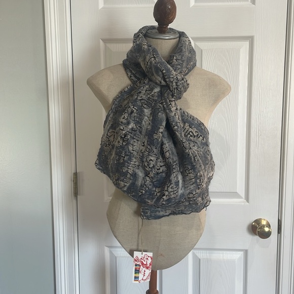 Kooloo nwts scarf Handmade wearable art to wear meringue wool silk black gray - Picture 2 of 8